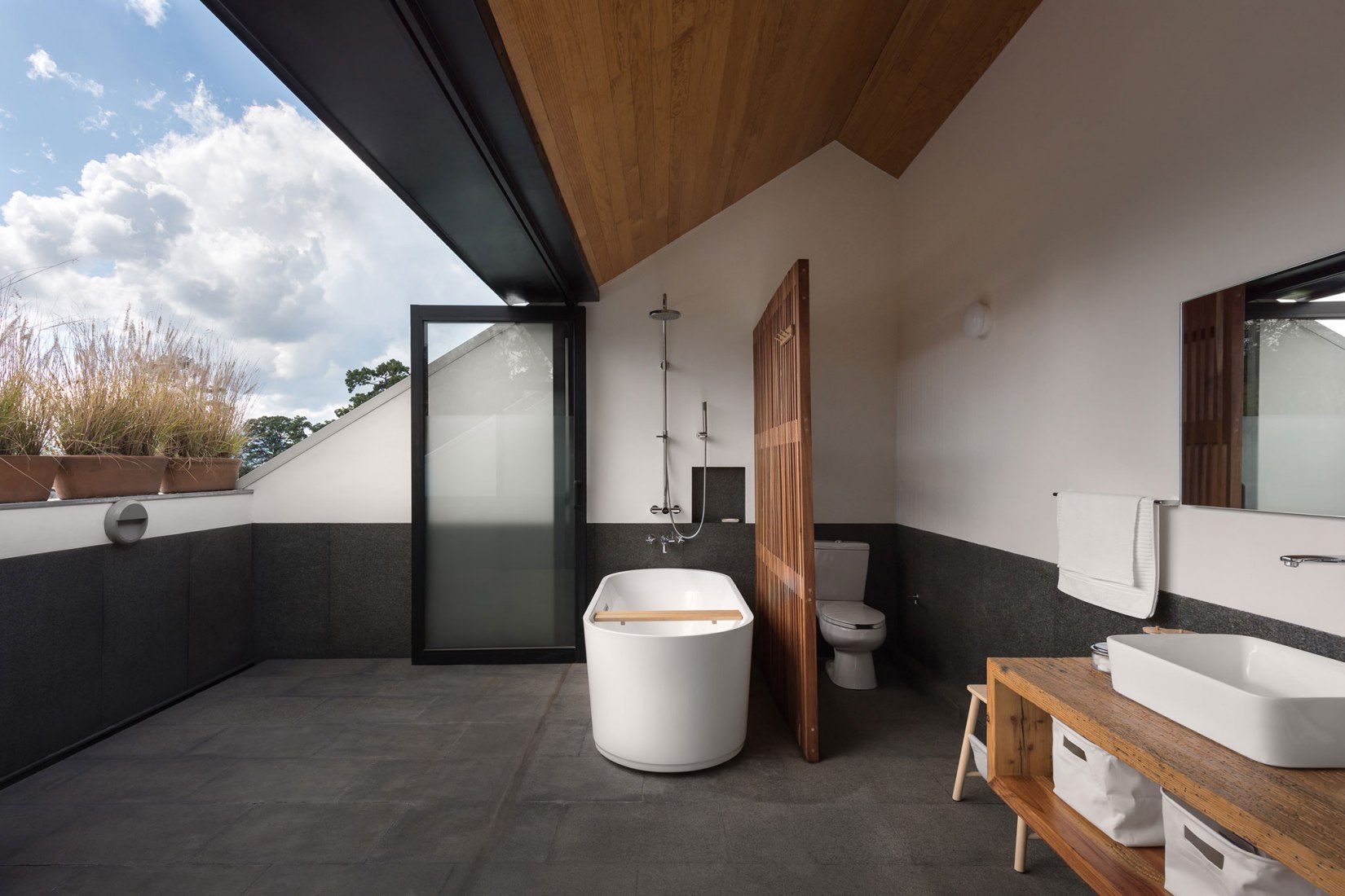 Casa Gardenia por Estudio Atemporal. Fotografía por Luis Gallardo.