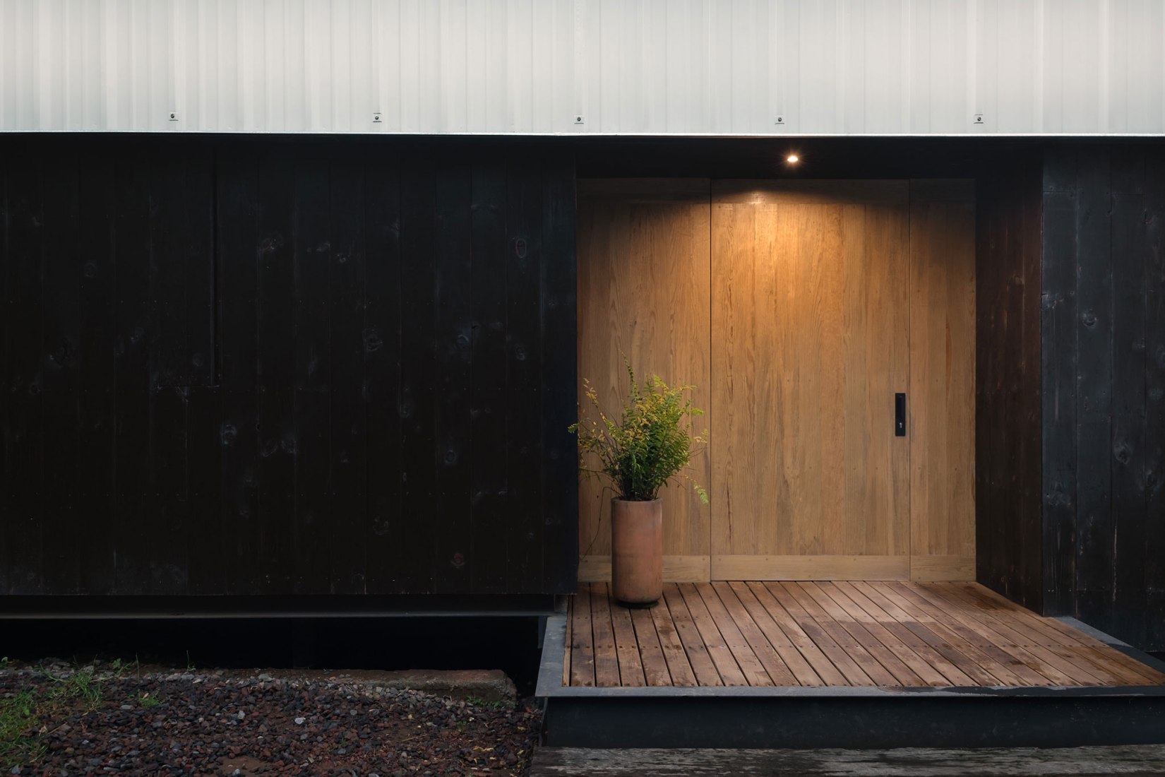 Casa Gardenia por Estudio Atemporal. Fotografía por Luis Gallardo.