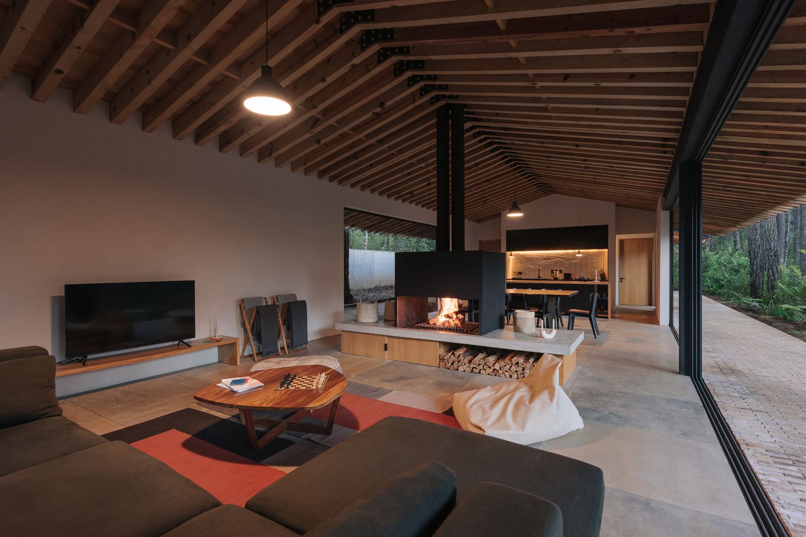Casa Mola por Estudio Atemporal. Fotografía por Luis Gallardo / LGM studio.