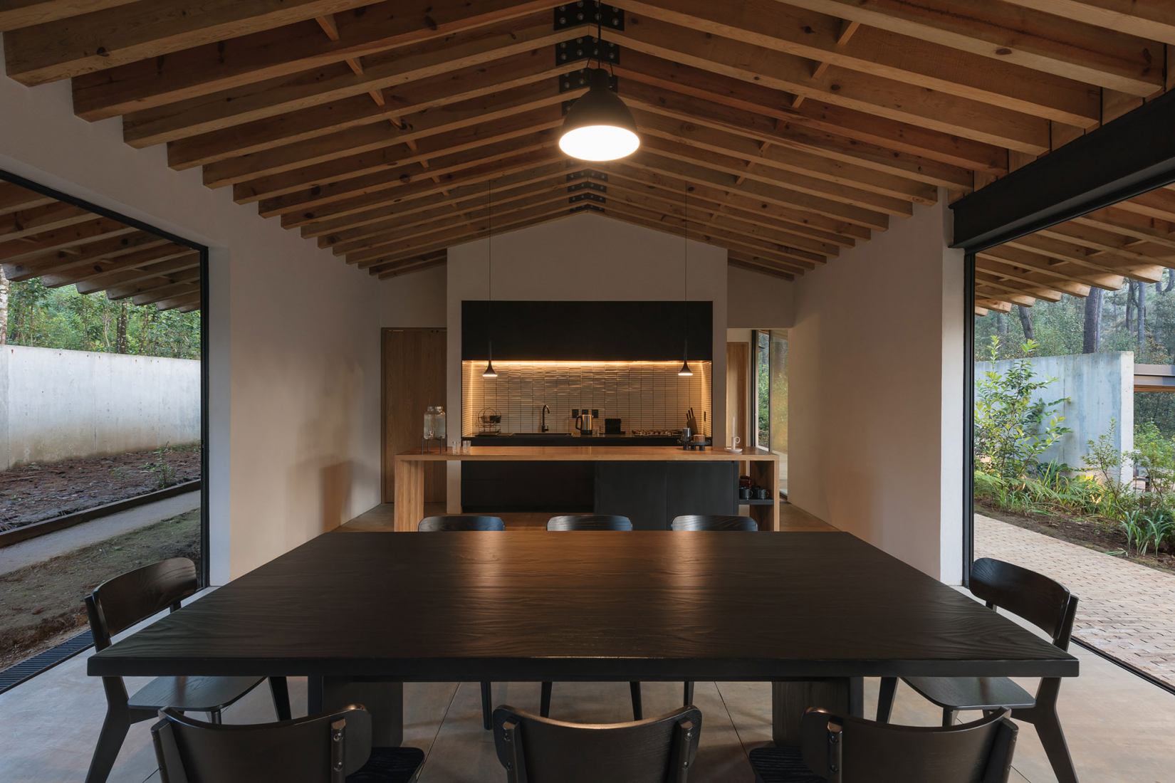 Casa Mola por Estudio Atemporal. Fotografía por Luis Gallardo / LGM studio.