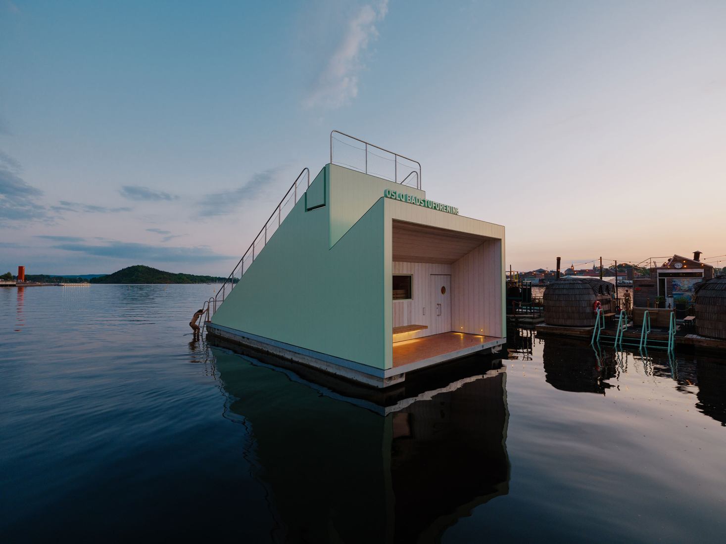 Sauna Flotante de Acceso Universal TROSTEN por estudioHerreros. Fotografía por Einar Aslaksen.