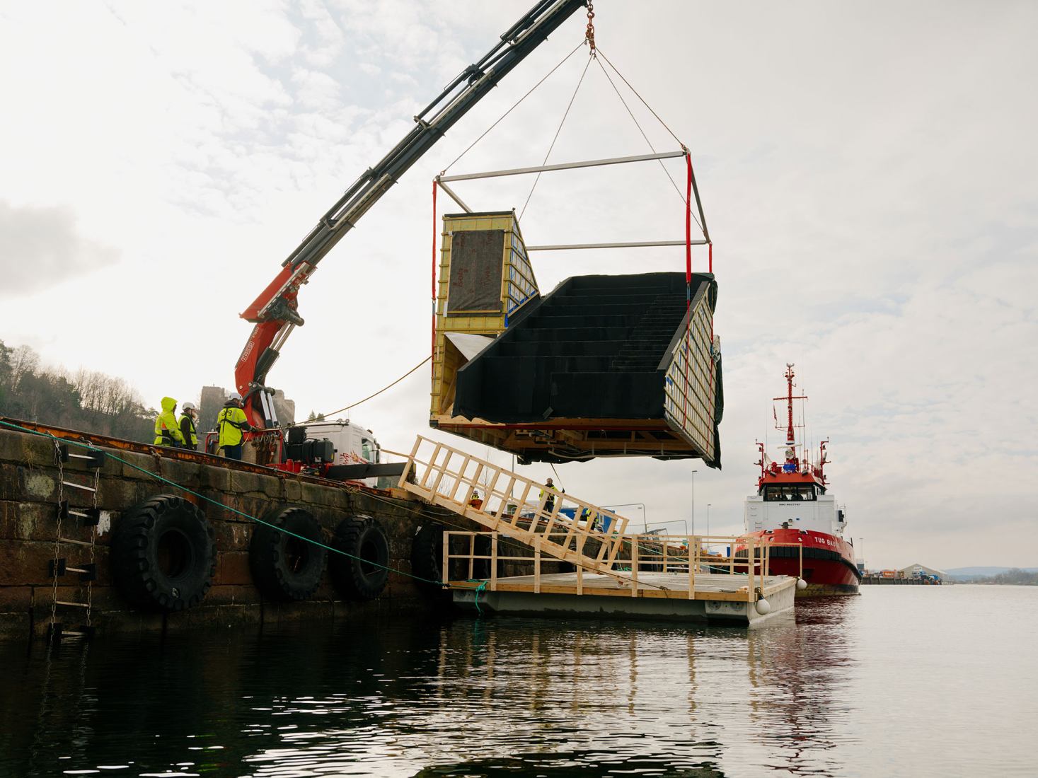 Construcción. Sauna Flotante de Acceso Universal TROSTEN por estudioHerreros. Fotografía por Einar Aslaksen.