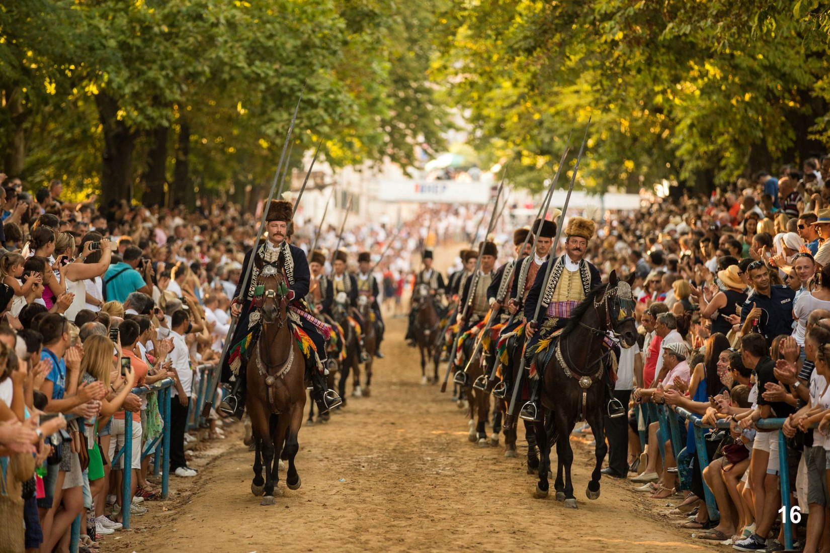 Educación, capacitación y aumento de la autoconciencia. El Alka de Sinj. Fotografía de la sociedad del caballero Alka del Museo Sinj. Croacia, Sinj
