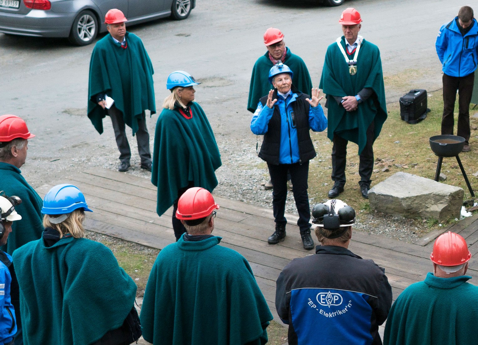 Servicio dedicado. Sra. Tone Sinding Steinsvik. Noruega, Vikersund. Fotografía de Blaafarvevaerket