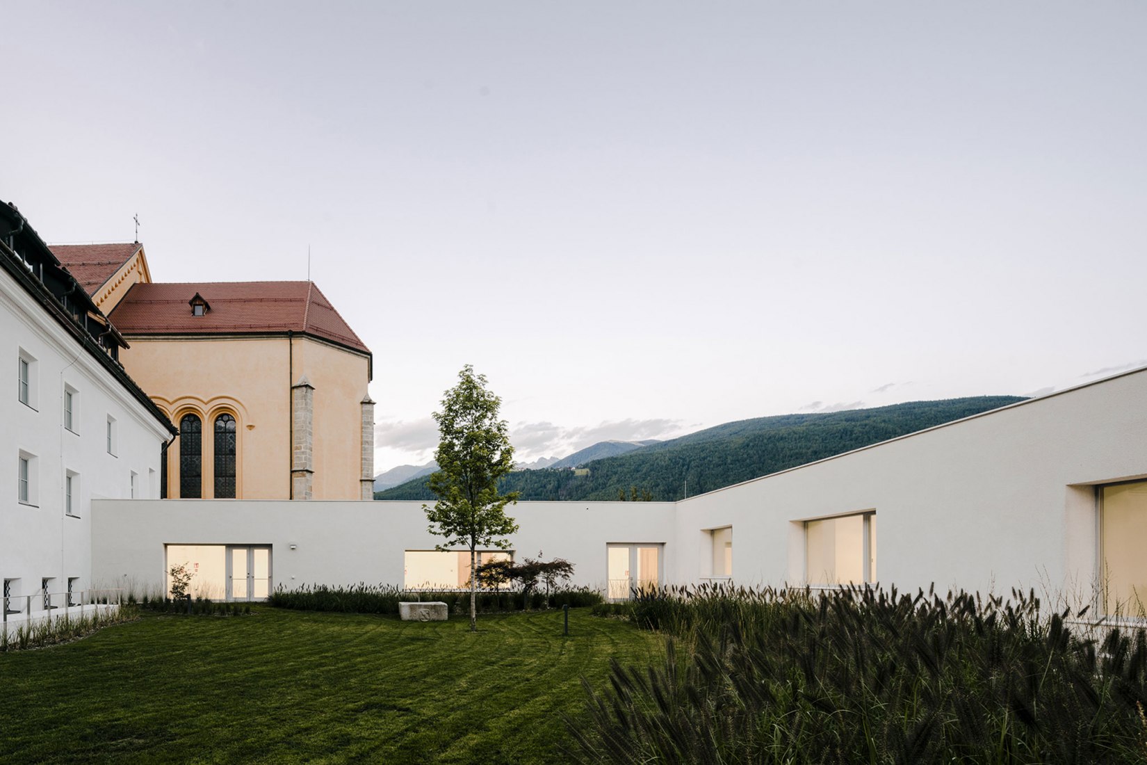 Categoría A, Ragenhaus Musikschule, Bruneck, Italia, por Barozzi Veiga. © Simon Menges