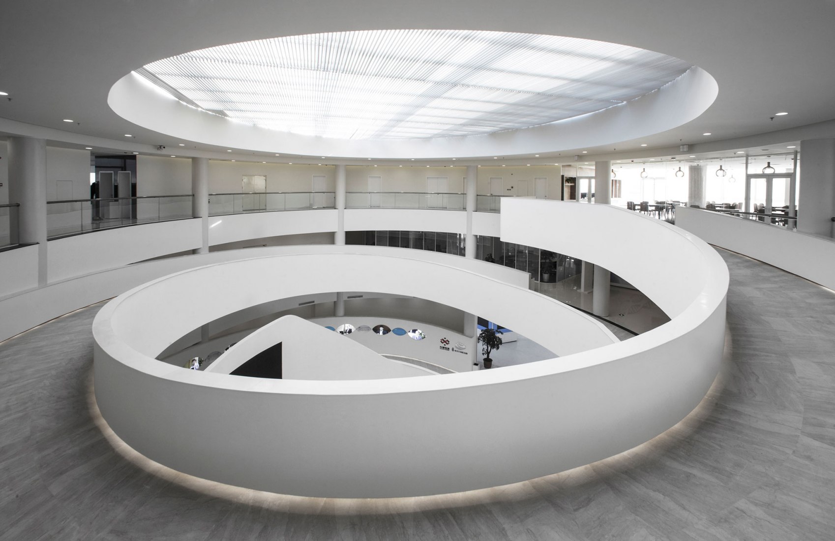 Interior view. Exhibition Center of Zhengzhou Linkong Biopharmaceutical Park by WSP ARCHITECTS. Photography by RUIJING Photography