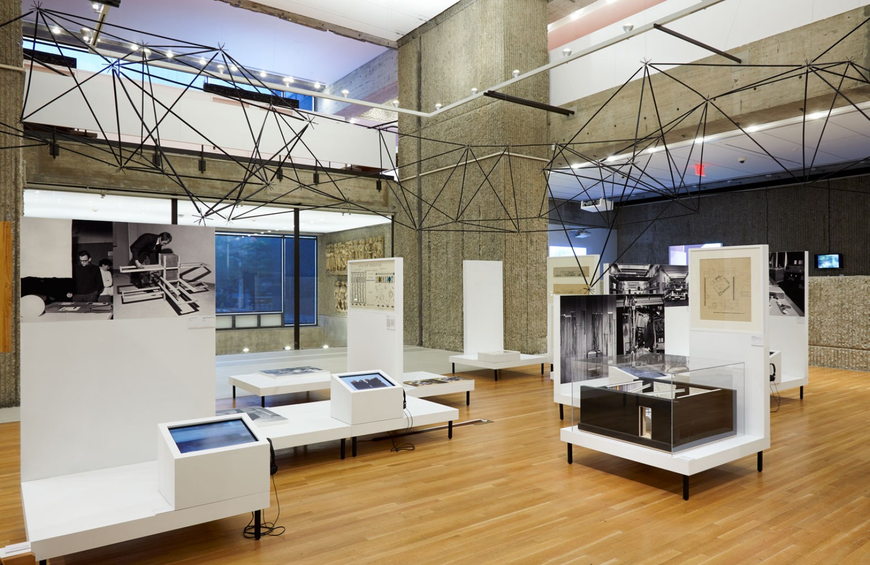 Exposición "Oskar Hansen: Open Form". Imagen © Rich House.