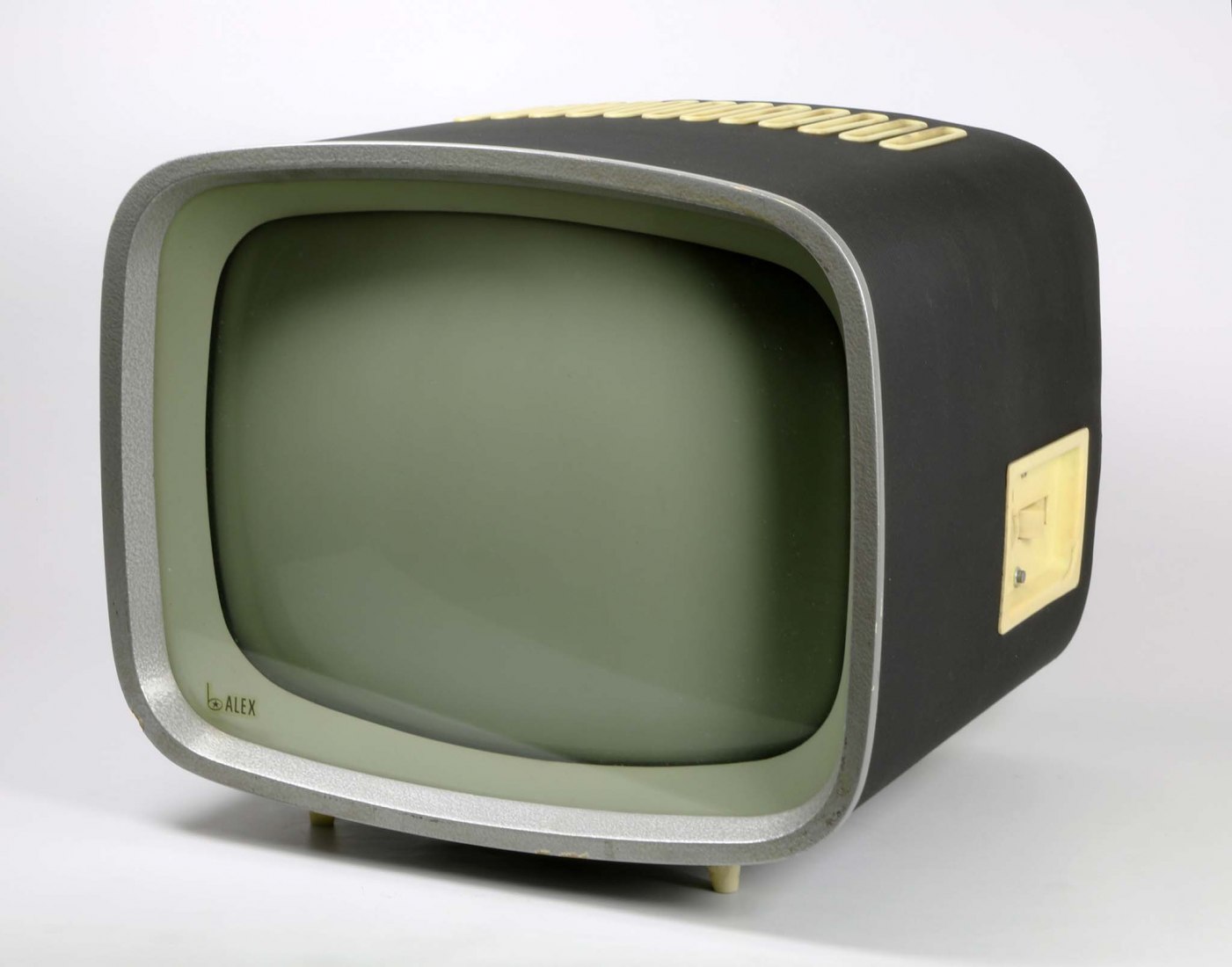 Horst Giese and Jürgen Peters, television set »Alex«, 1957/58. Photograph by Günter Höhne