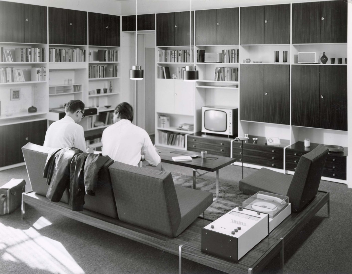 Rudolf Horn and Eberhardt Wüstner, MDW shelving system, 1967, Archive Rudolf Horn. Photograph by Friedrich Weimer, Dresden