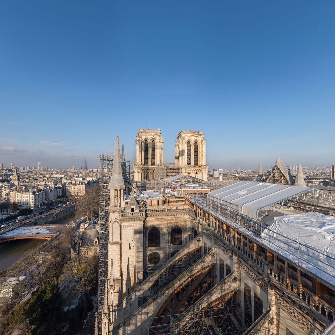 Exposición interactiva dedicada a la historia de Notre-Dame de París. Fotografía cortesia por Histovery.