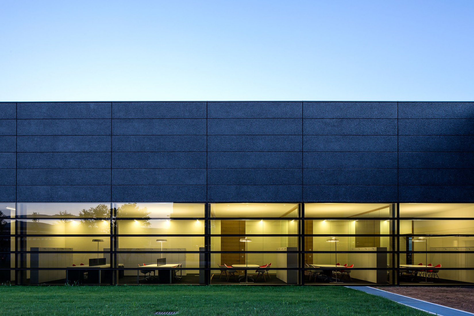 Sede Faber por GEZA - Gri e Zucchi architetti associati. Fotografía © Massimo Crivellari.