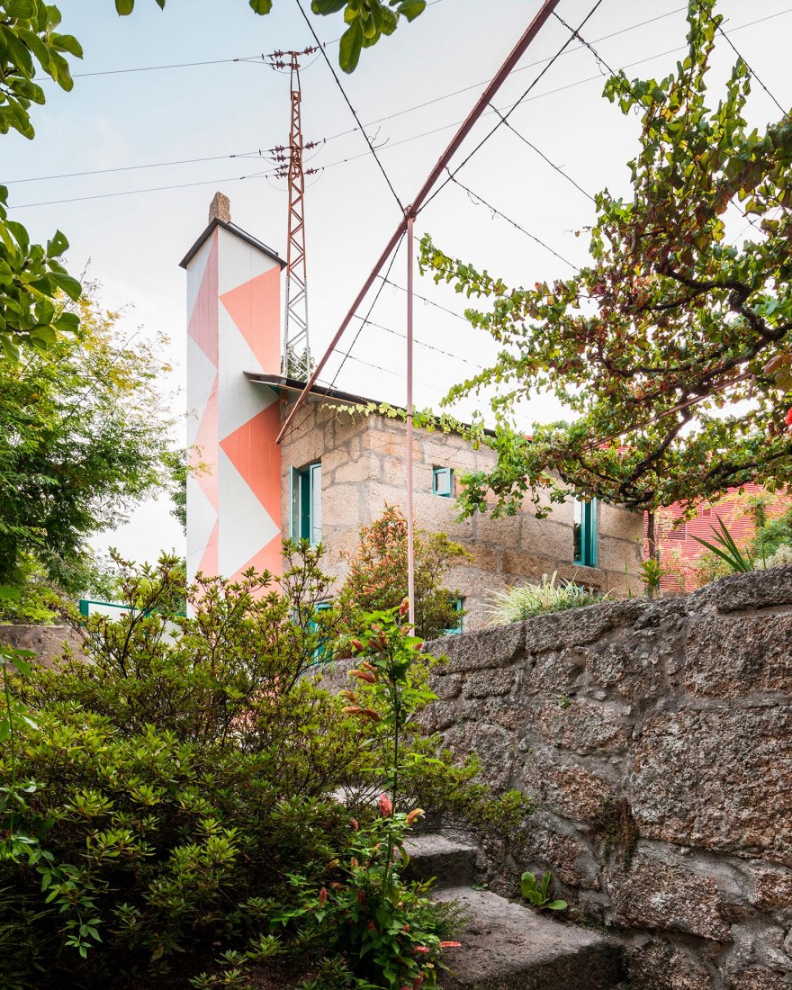 A small house in Amarante by Fala Atelier. Photography by Ricardo Loureiro