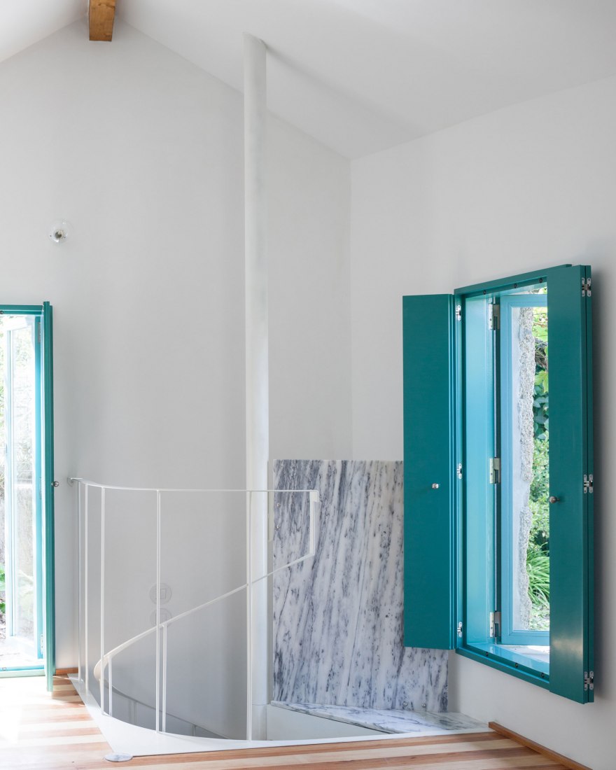Una pequeña casa en Amarante por Fala Atelier. Fotografía por Ricardo Loureiro