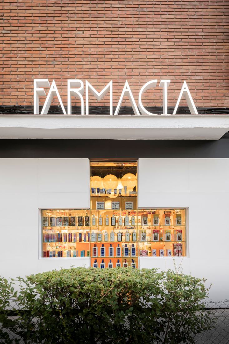 Farmacia Artilleros by Adam Bresnick. Photograph by Amores Pictures.