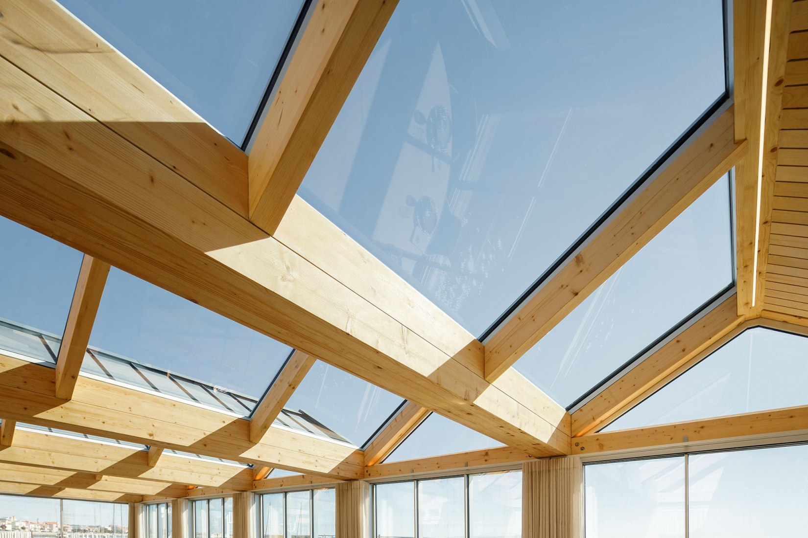 Restaurante Clube de Vela da Costa Nova por Ferreira Arquitectos. Fotografía por Ivo Tavares Studio