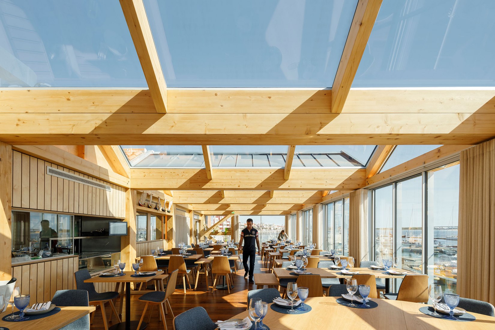 Restaurante Clube de Vela da Costa Nova por Ferreira Arquitectos. Fotografía por Ivo Tavares Studio