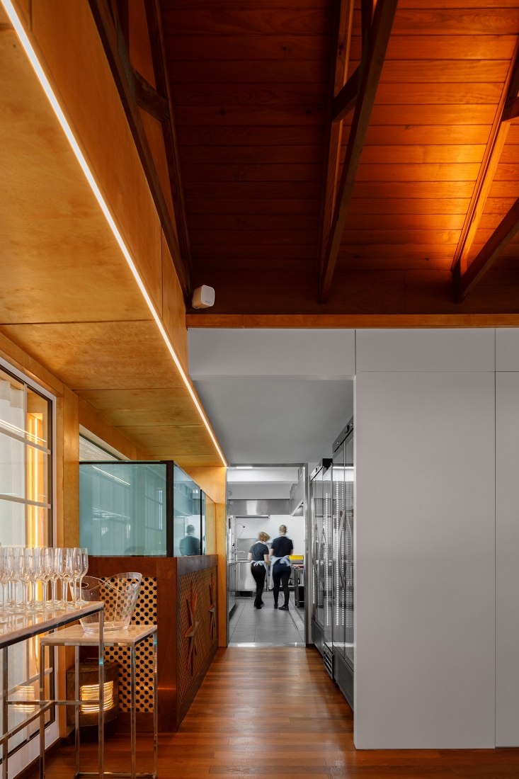 Restaurante Clube de Vela da Costa Nova por Ferreira Arquitectos. Fotografía por Ivo Tavares Studio