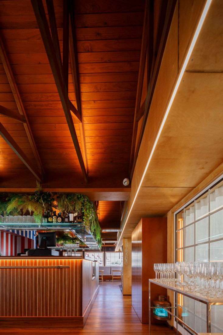 Restaurante Clube de Vela da Costa Nova por Ferreira Arquitectos. Fotografía por Ivo Tavares Studio
