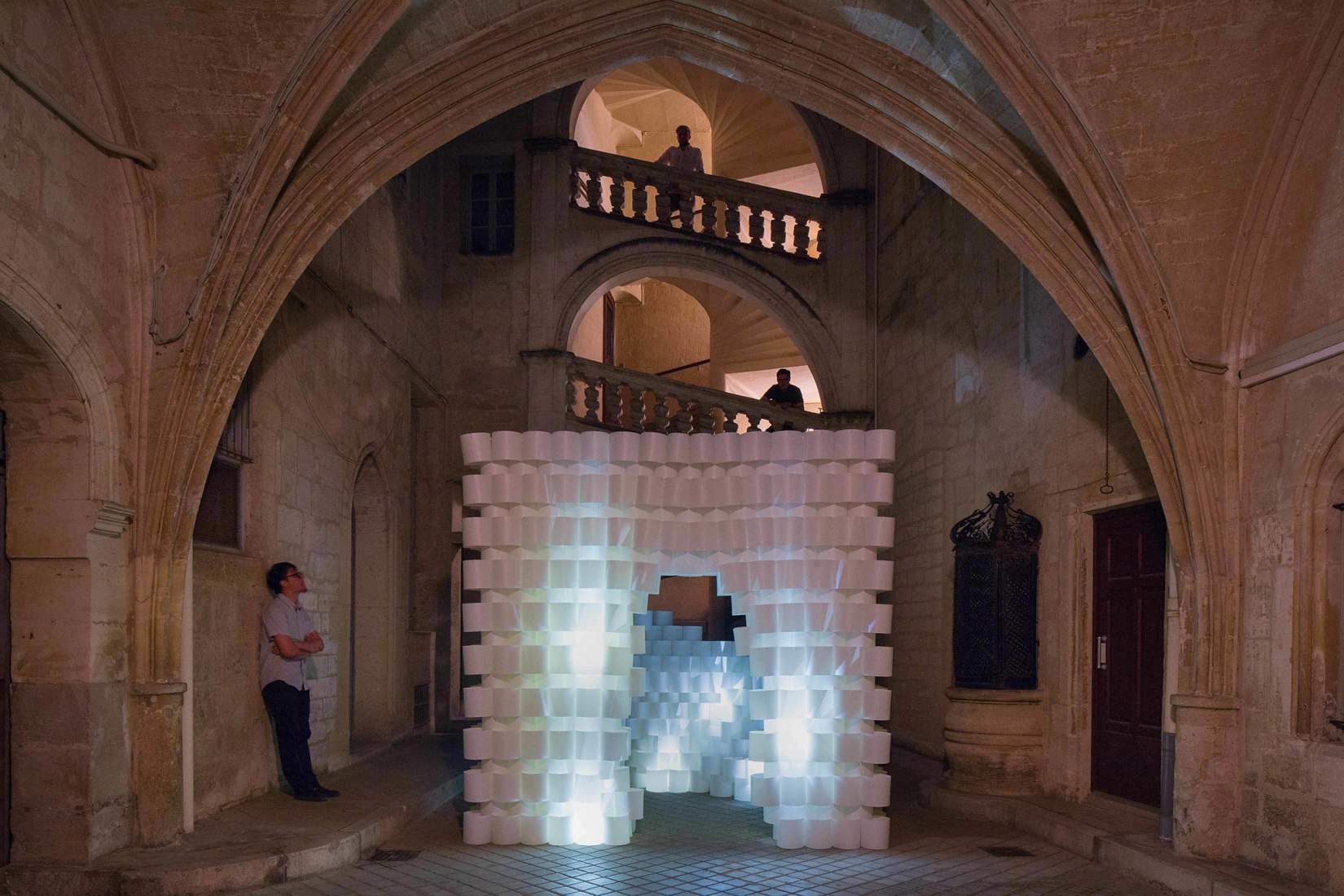 Nube de papel, por Studio 3A. Fotografía © photoarchitecture.com
