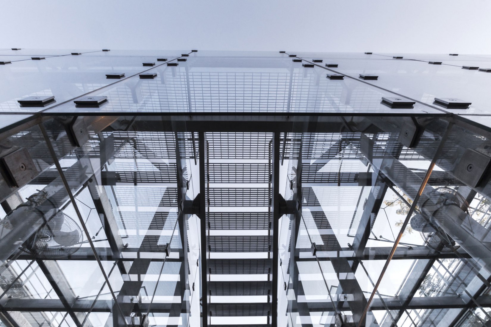 Detail, glass envelope. Orchid Educational Pavilion by FGP Atelier. Photograph by FGP Atelier