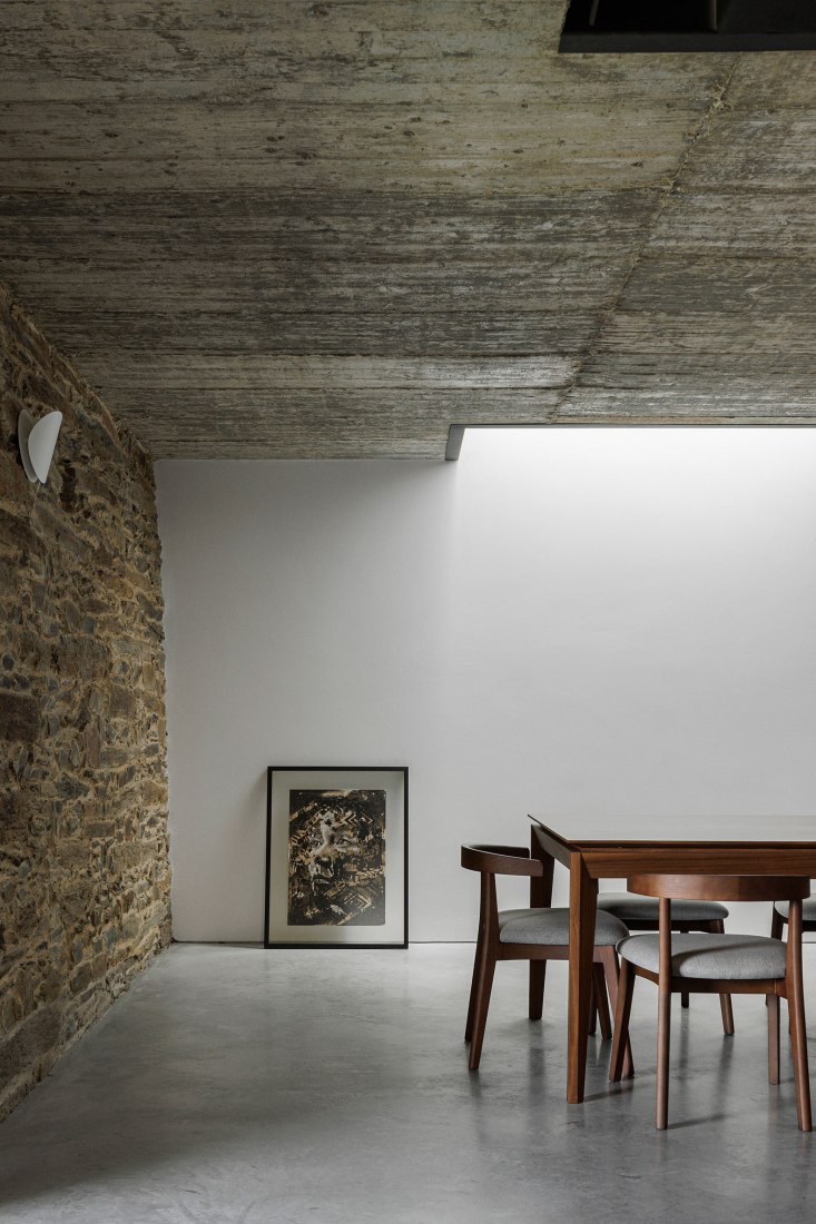 Casa Caldeira por Filipe Pina. Fotografía por Ivo Tavares Studio.