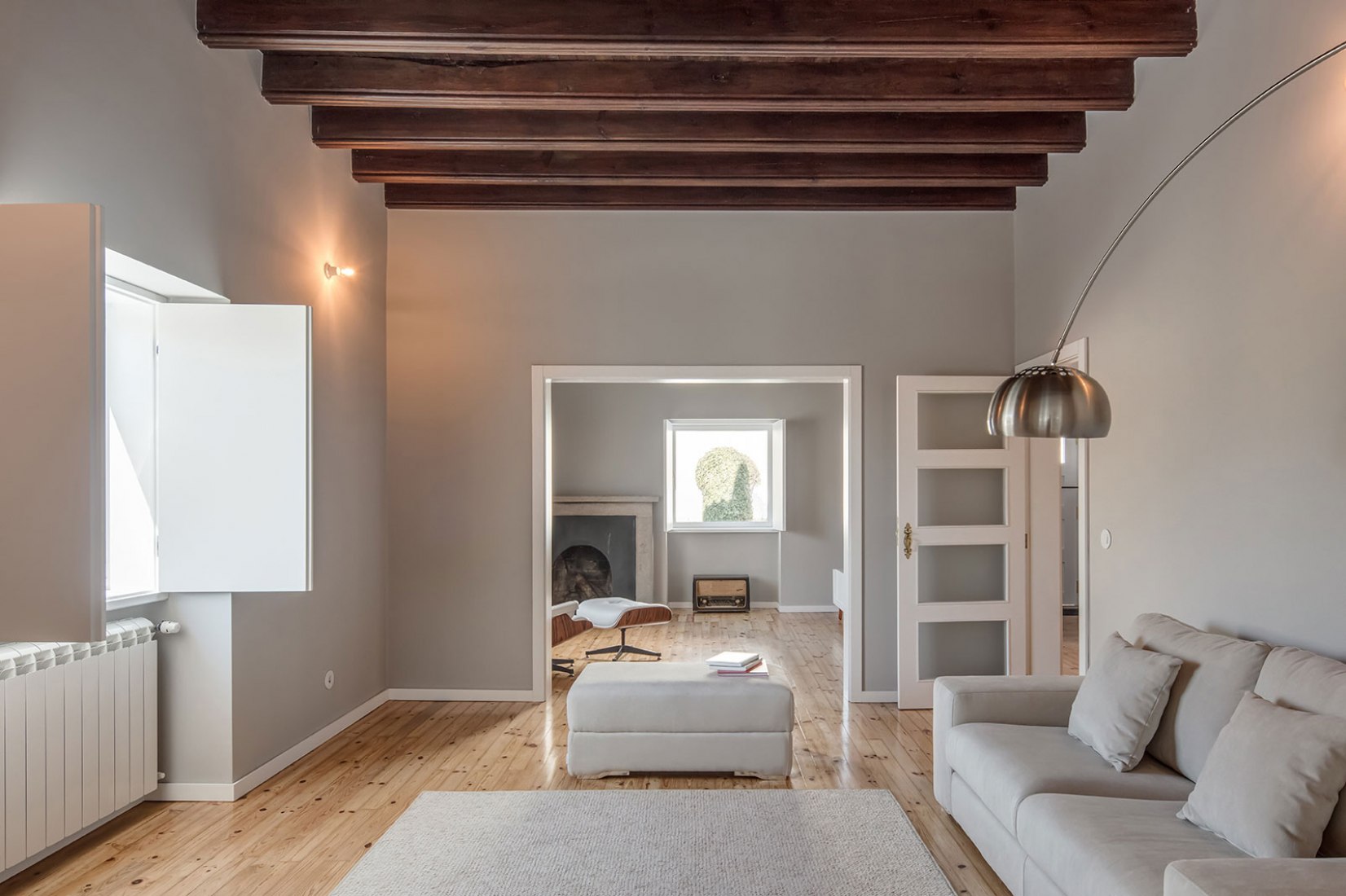 Salón. Casa São Francisco por Filipe Pina. Fotografía por by João Morgado