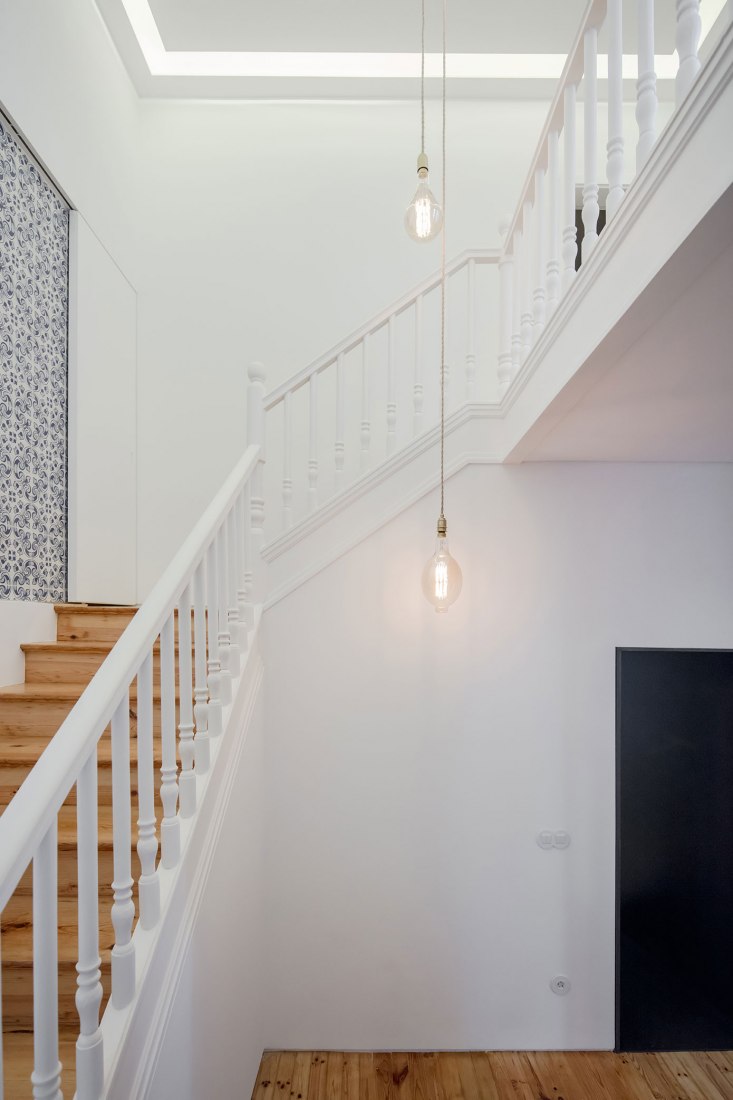 Escaleras. Casa São Francisco por Filipe Pina. Fotografía por by João Morgado