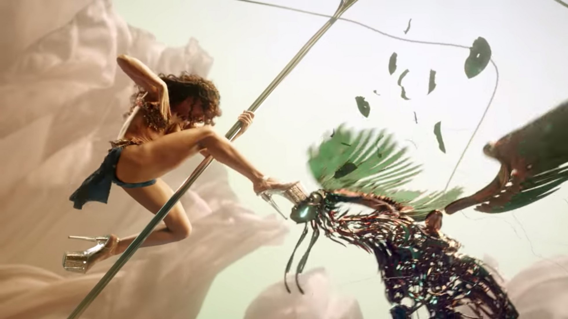"Cellophane" por FKA twigs.