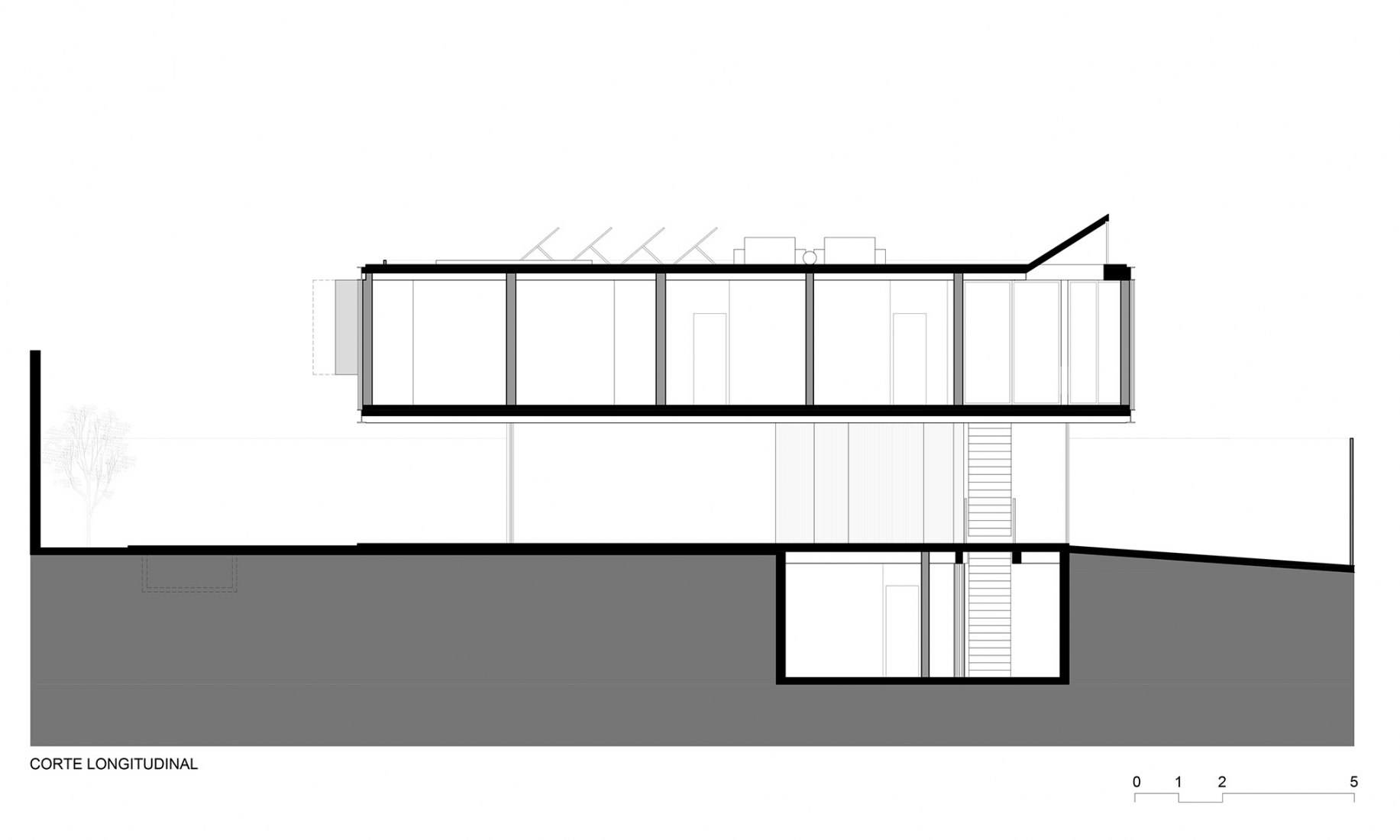 Sección longitudinal. Casa Bento por FCstudio. 