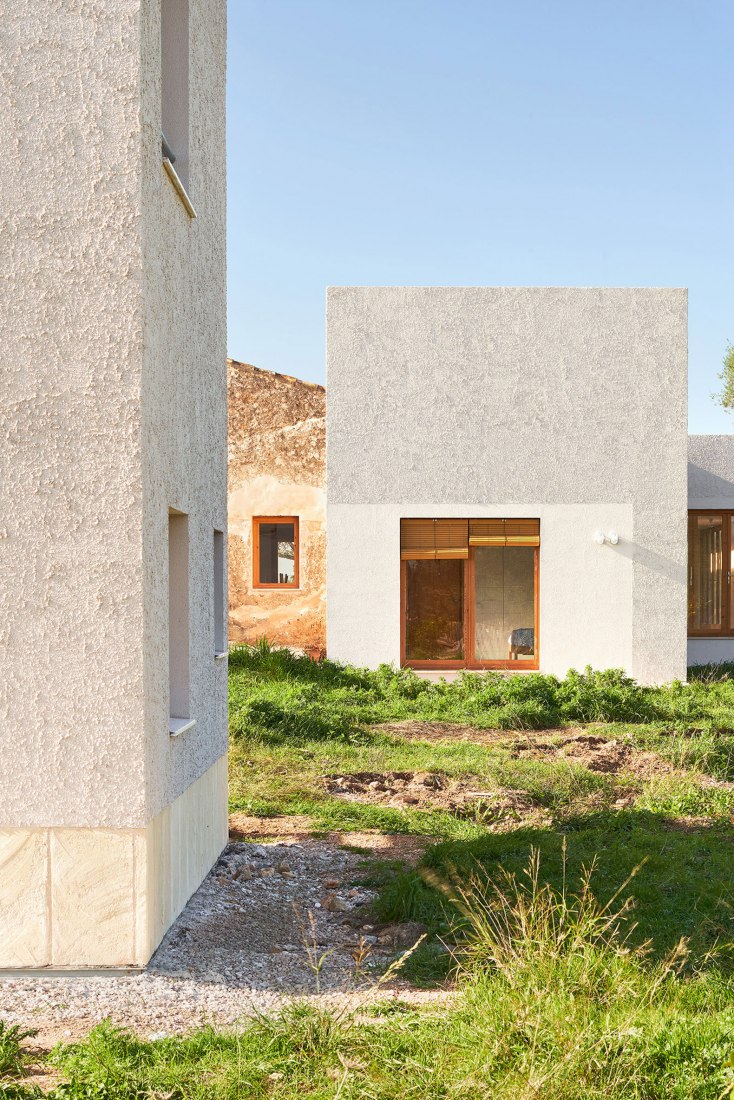 Habitar el campo por Flexoarquitectura + Bàrbara Vich. Fotografía por José Hevia