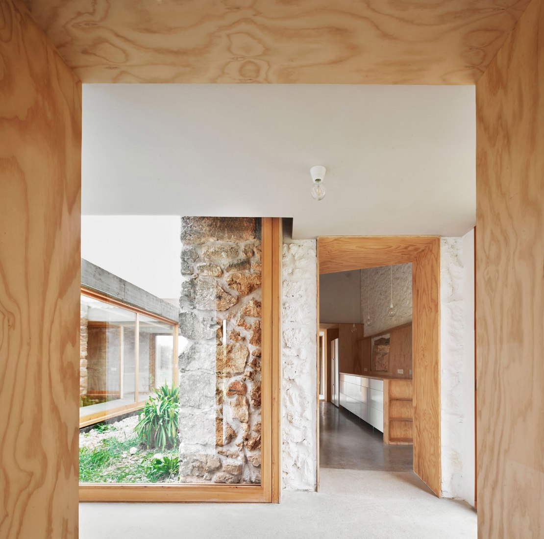Habitar el campo por Flexoarquitectura + Bàrbara Vich. Fotografía por José Hevia