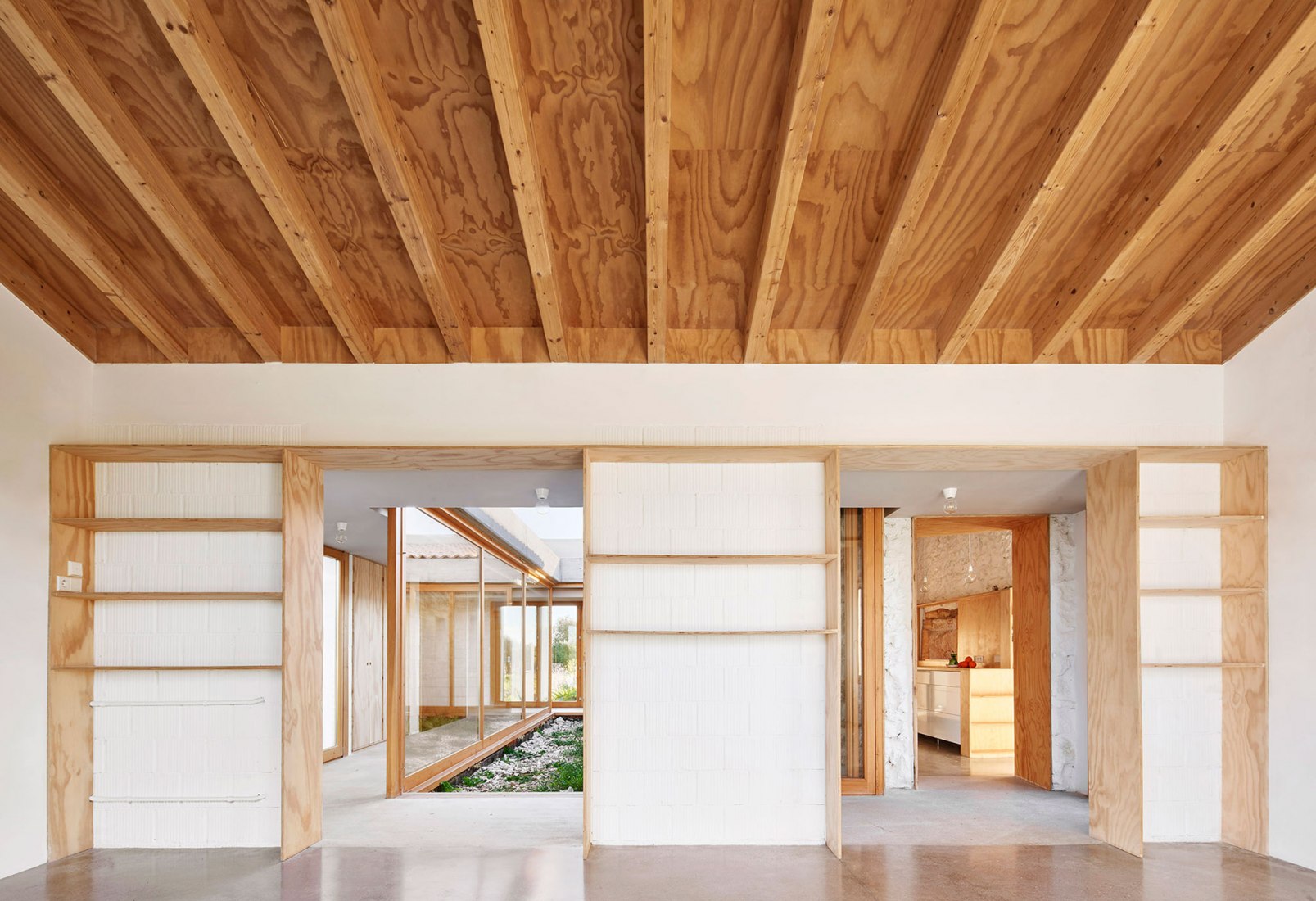 Habitar el campo por Flexoarquitectura + Bàrbara Vich. Fotografía por José Hevia