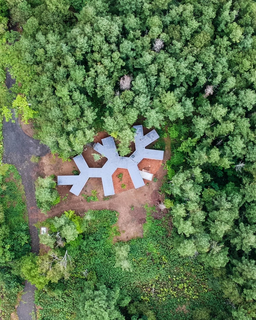 Casa en el bosque por Florian Busch Architects. Fotografía por FBA