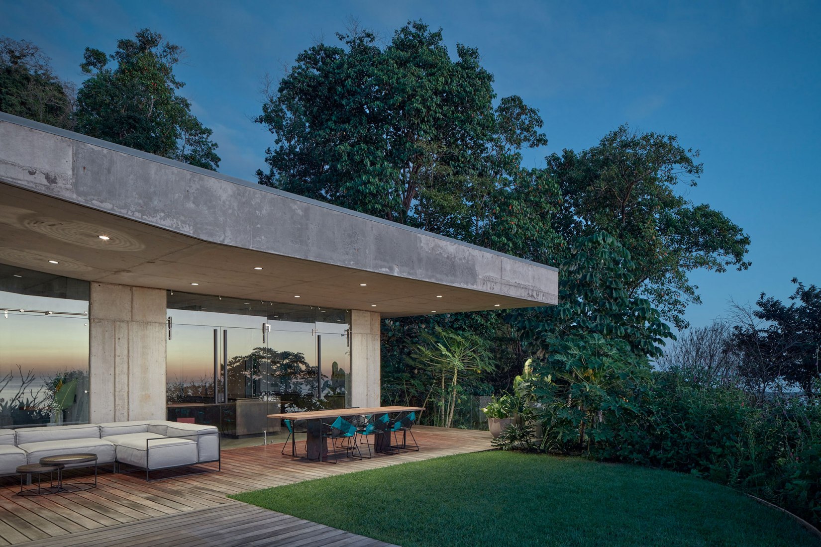 Art Villa by Formafatal and Refuel Works. Photography by BoysPlayNice