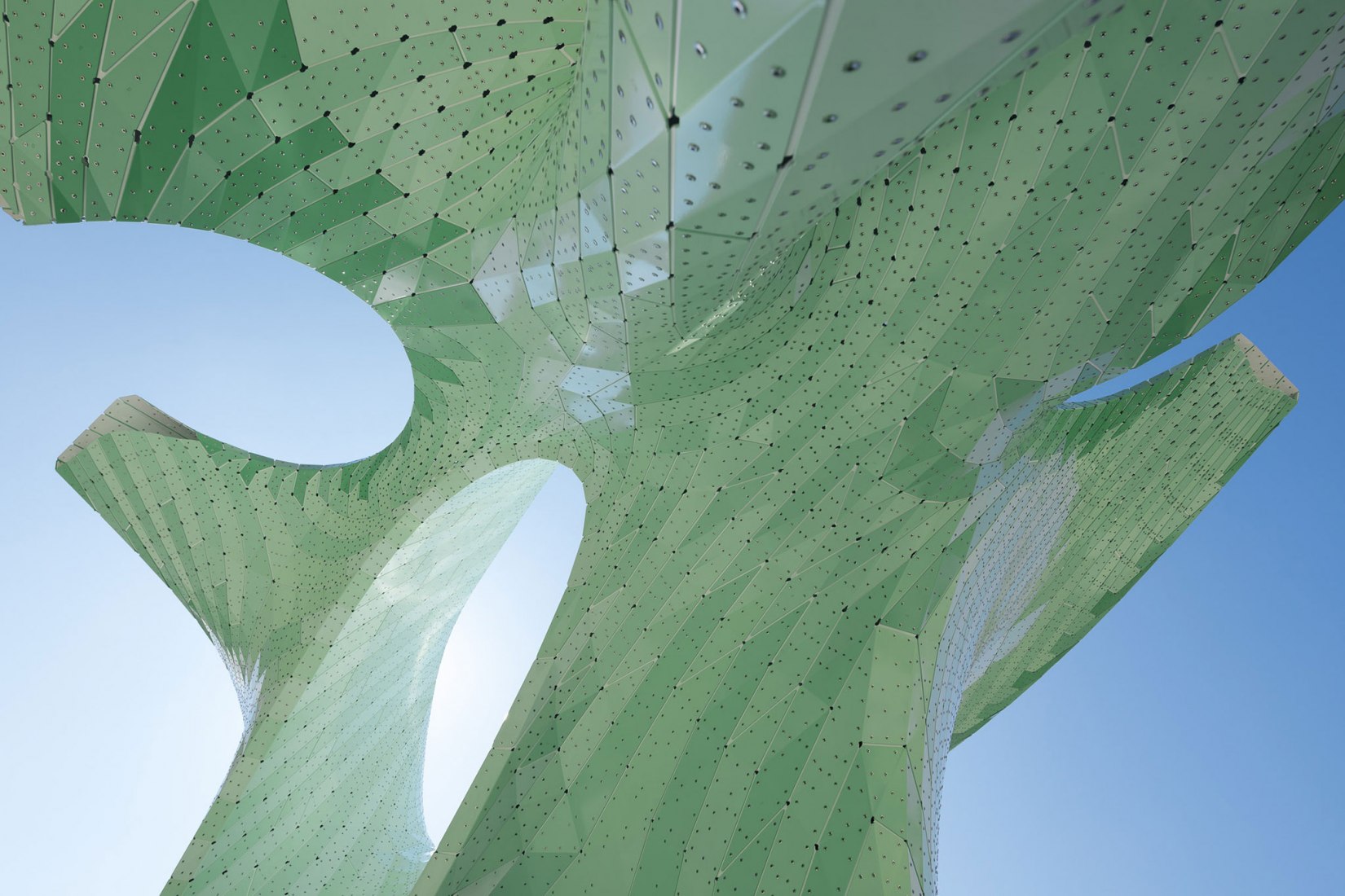 Zephyr ​Pavilion by Marc Fornes /​ Theverymany. Photograph by NAARO