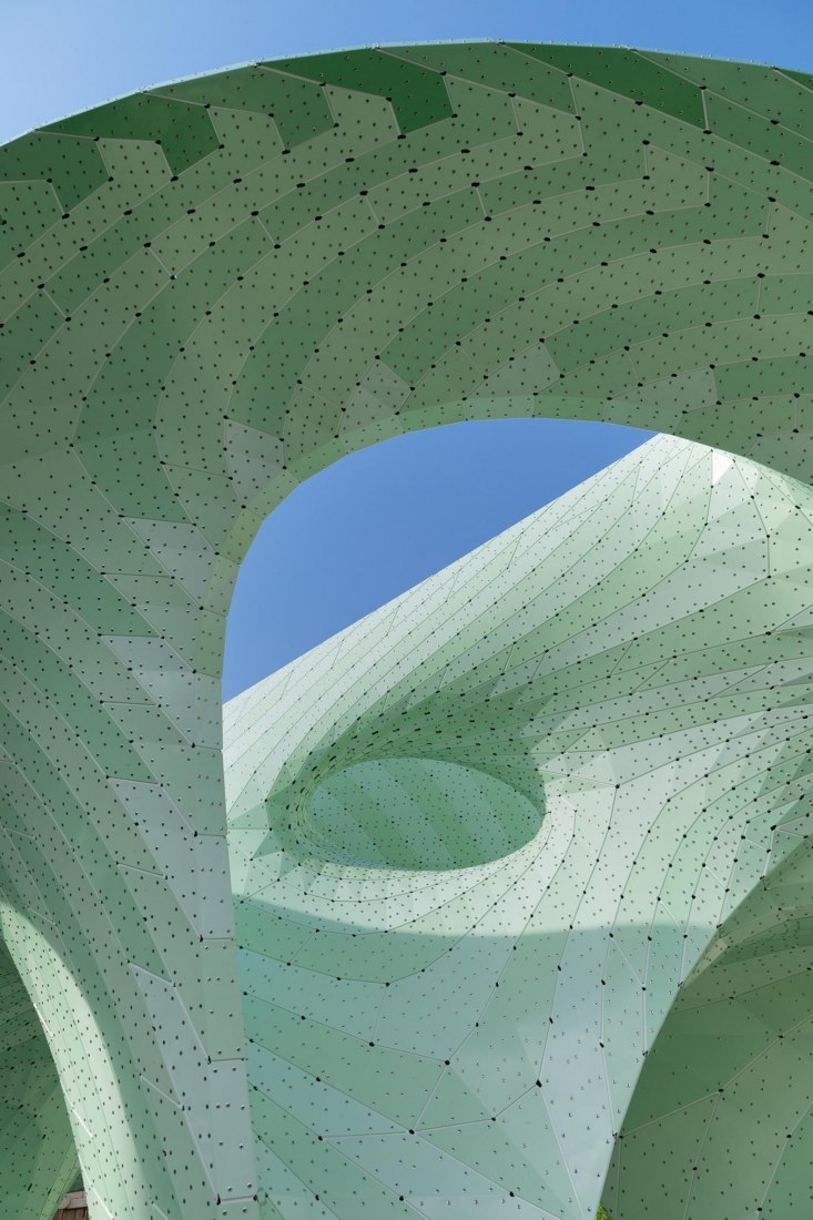 Zephyr ​Pavilion by Marc Fornes /​ Theverymany. Photograph by NAARO