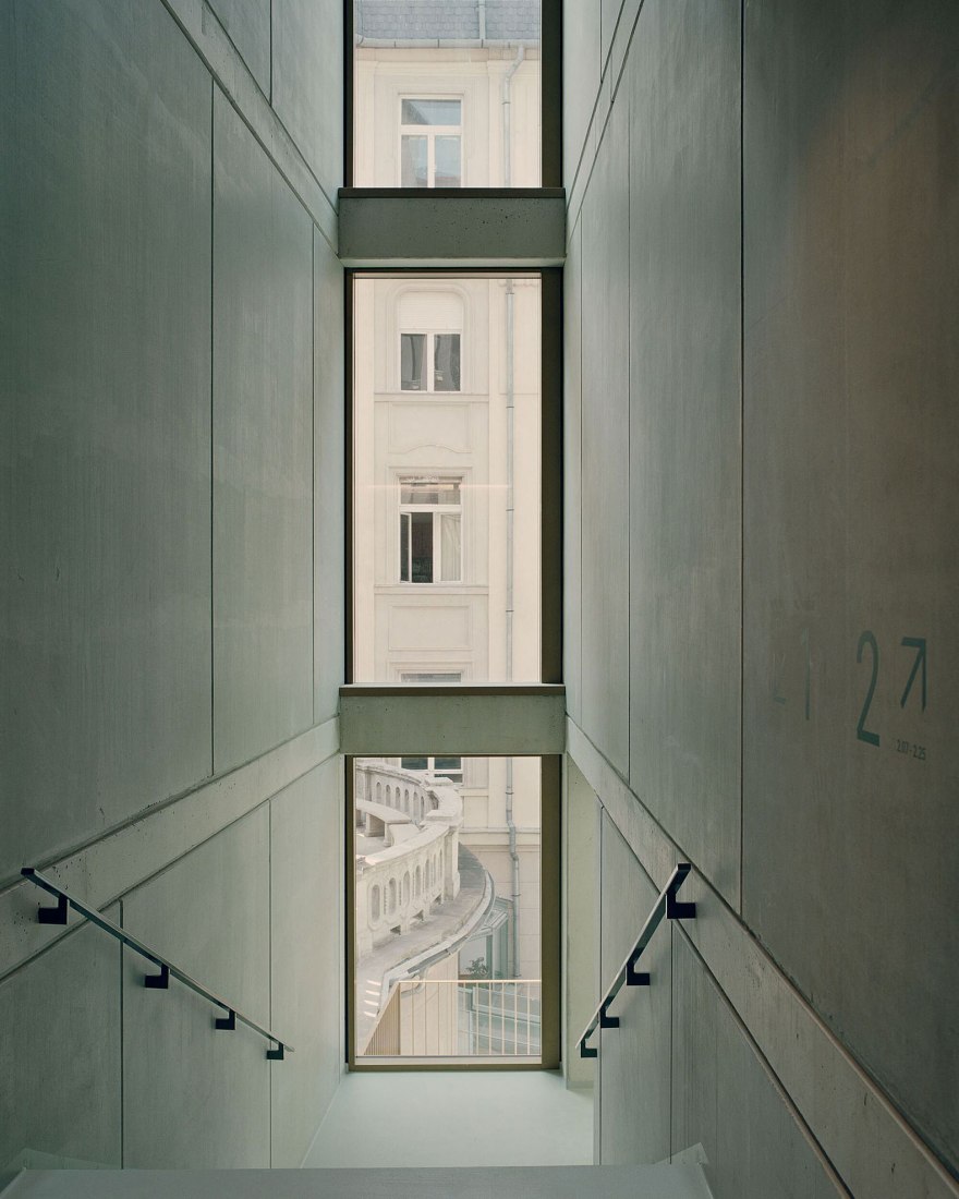 Faculty of Health Sciences at the Semmelweis University by Studio Fragment Kft. Photograph by Balázs Danyi.