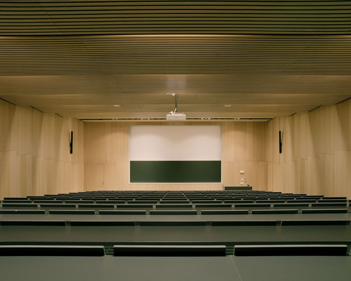 Faculty of Health Sciences at the Semmelweis University by Studio Fragment Kft. Photograph by Balázs Danyi.