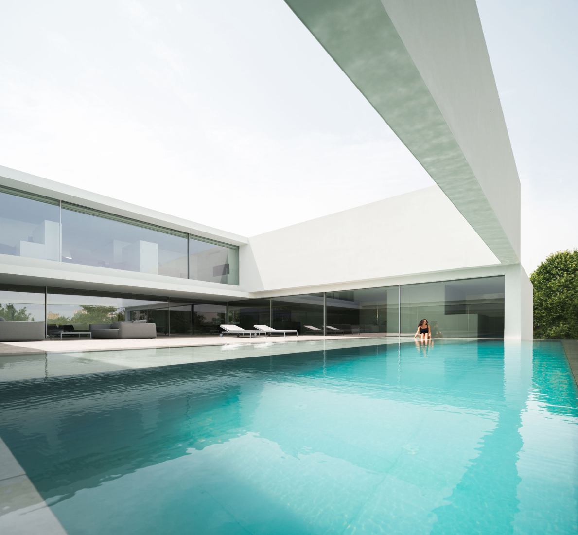 Casa Compluvium por Fran Silvestre Arquitectos. Fotografía por Jesús Orrico.