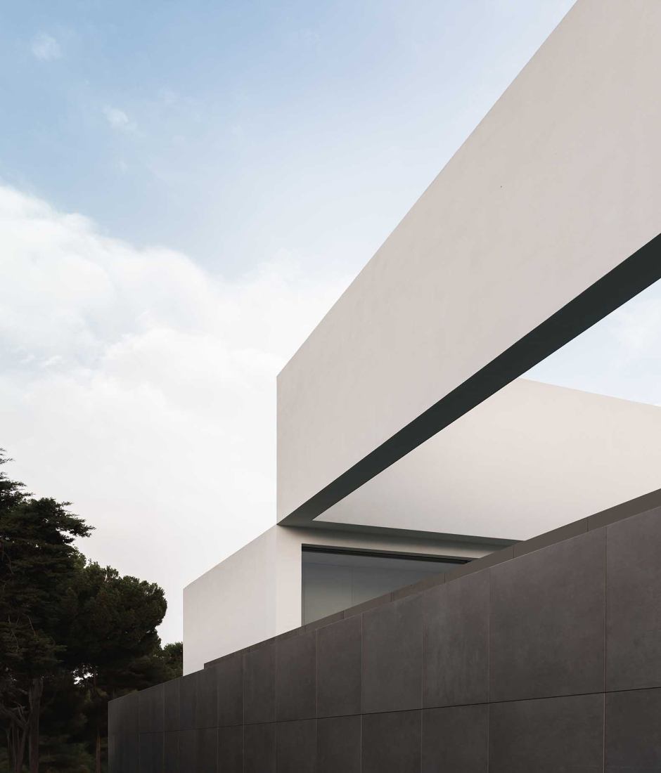 Casa Compluvium por Fran Silvestre Arquitectos. Fotografía por Jesús Orrico.