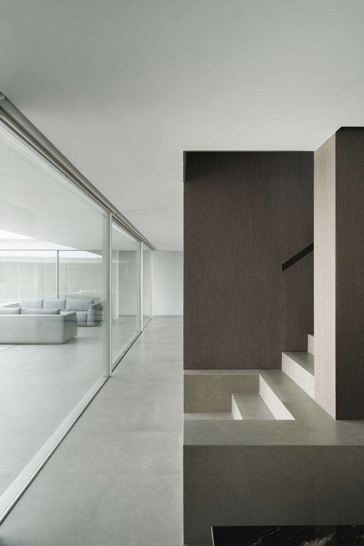 Casa Compluvium por Fran Silvestre Arquitectos. Fotografía por Jesús Orrico.