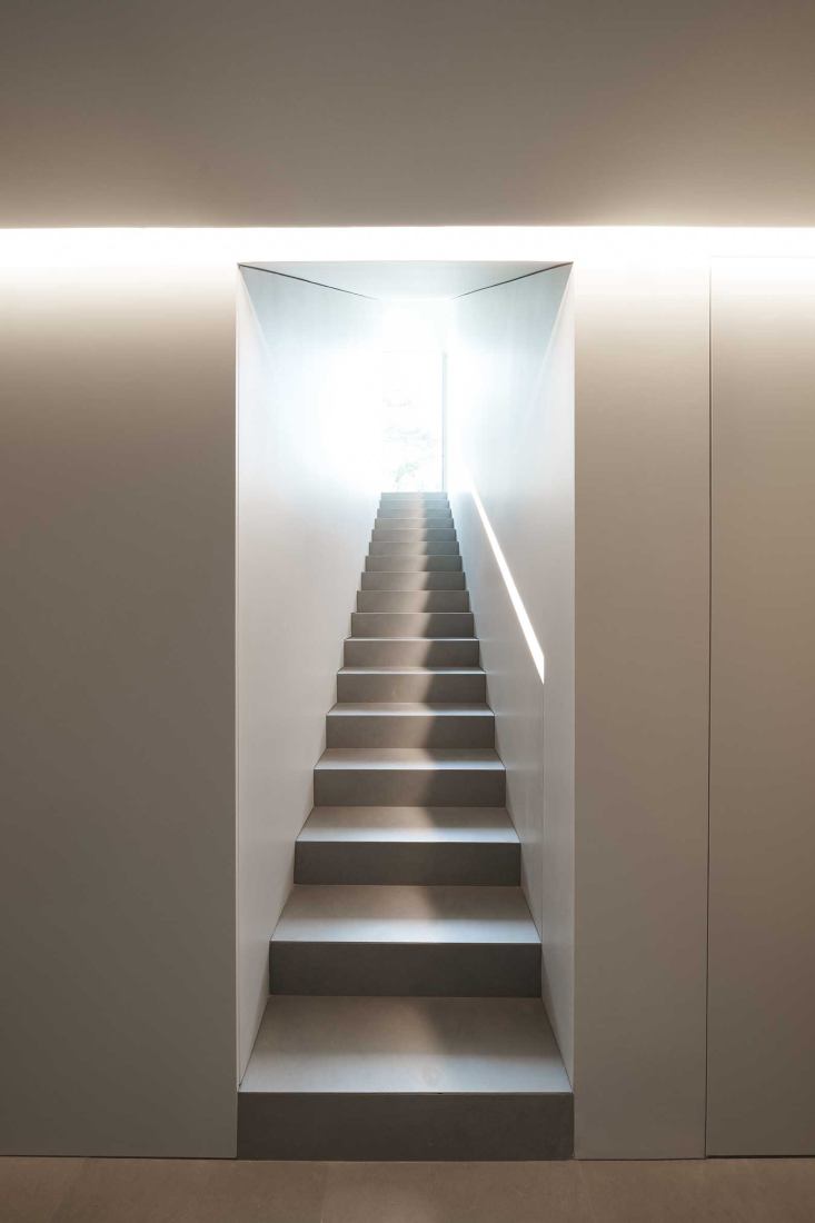 Casa Compluvium por Fran Silvestre Arquitectos. Fotografía por Jesús Orrico.