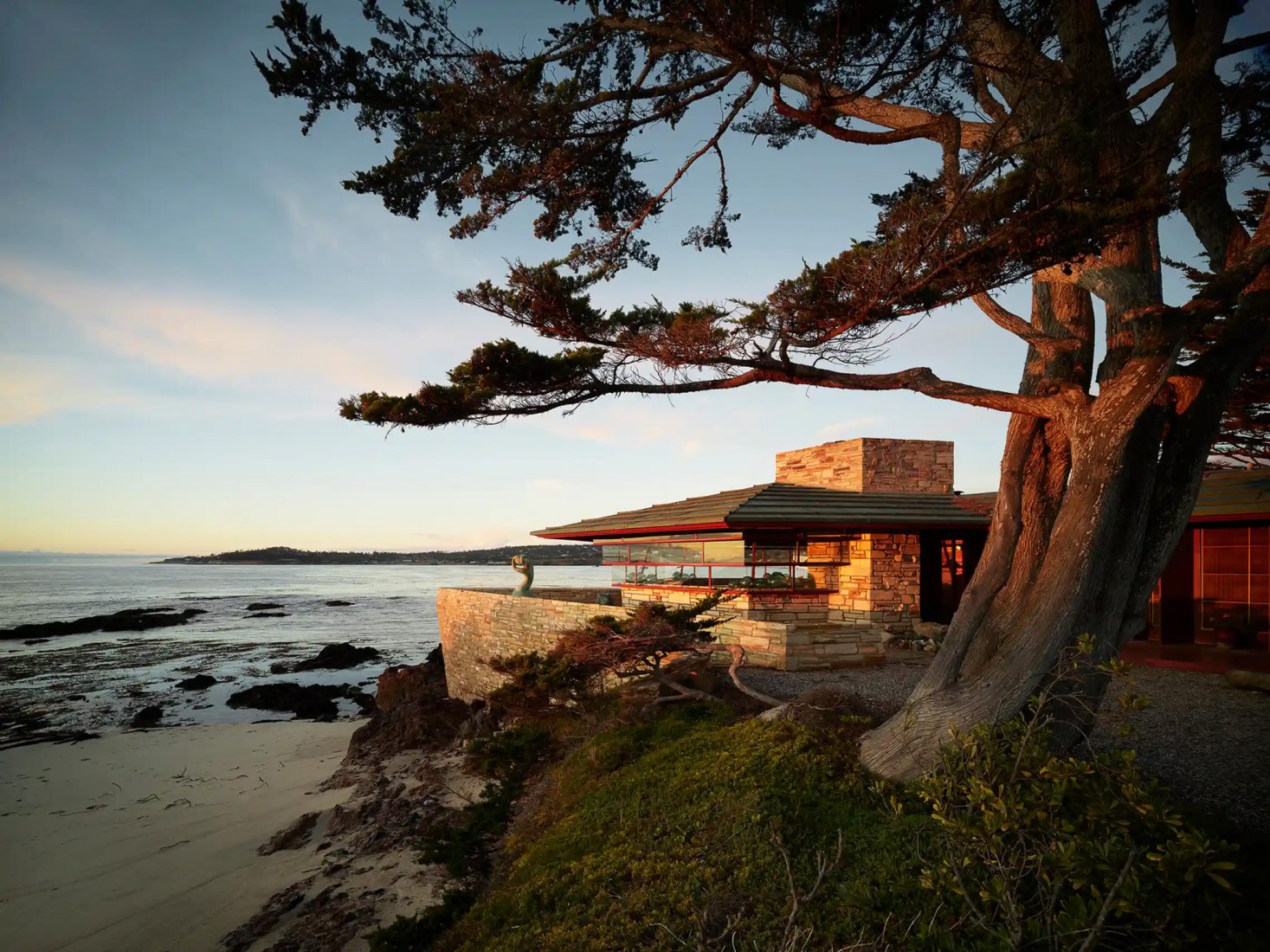 Residencia de Della Walker en Carmel Point por Frank Lloyd Wright. Fotografía de Matthew Millman. Cortesía de Sotheby's International Realty.