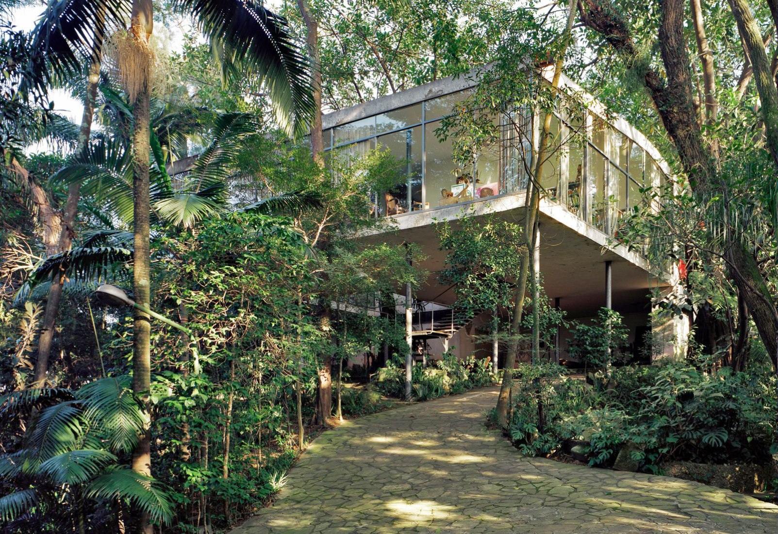 Albert Frey y Lina Bo Bardi, vanguardistas de la Casa Moderna, en una ...