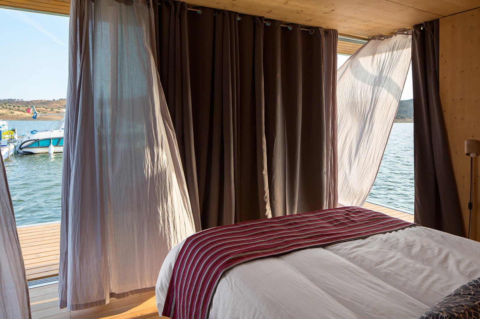 Interior view of the Floating house, by Friday S.A. Photography © José Campos.