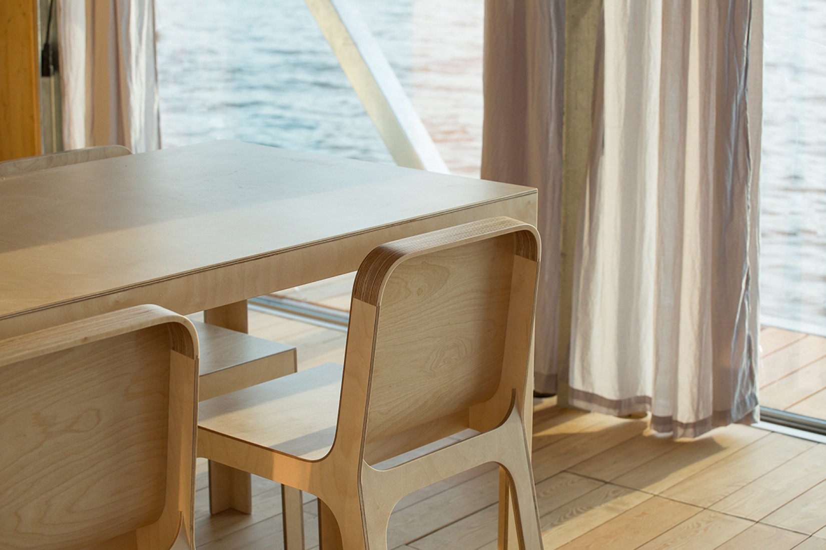 Interior view of the Floating house, by Friday S.A. Photography © José Campos.