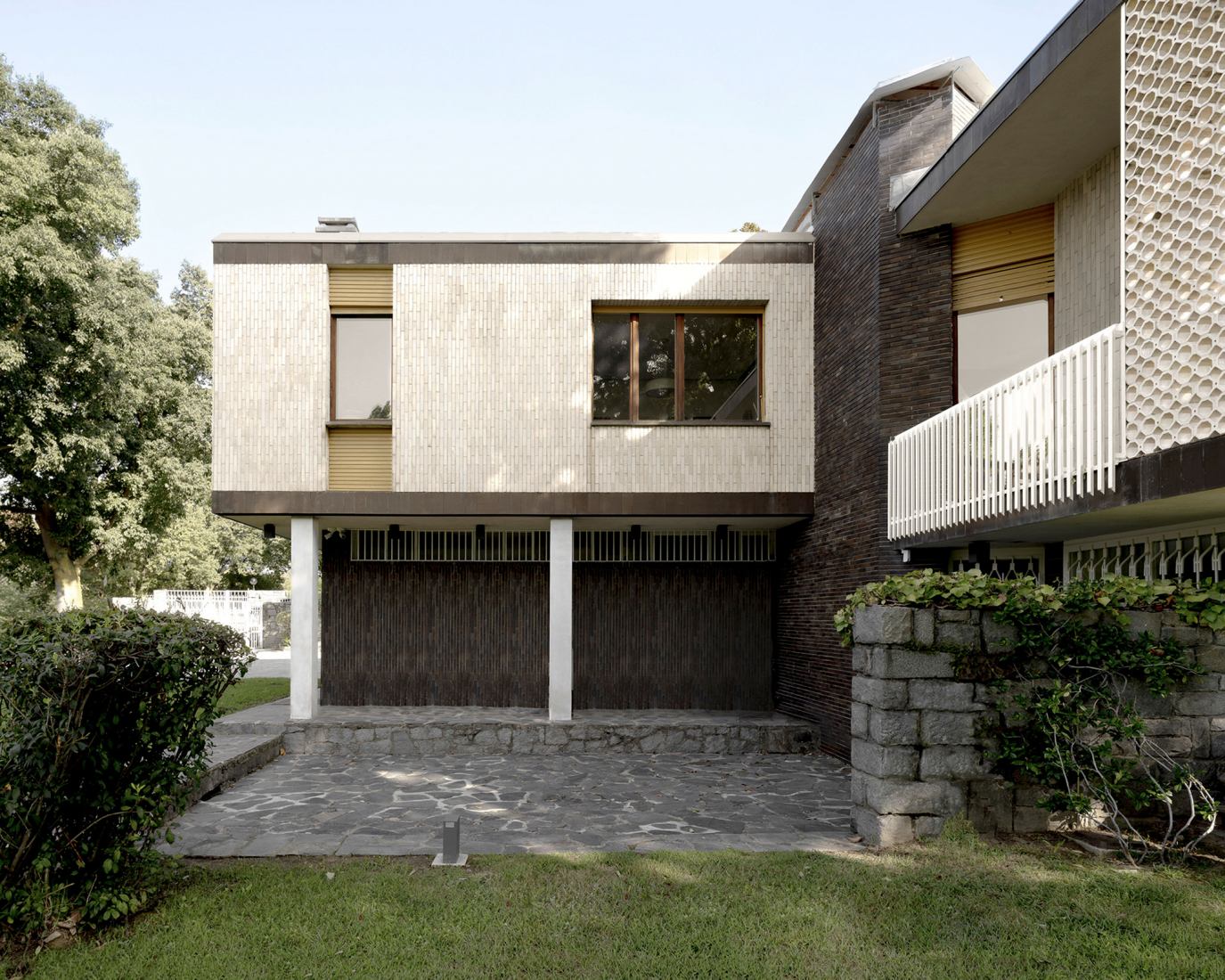 Villa Rossi por G Studio. Fotografía por Fabio Oggero.
