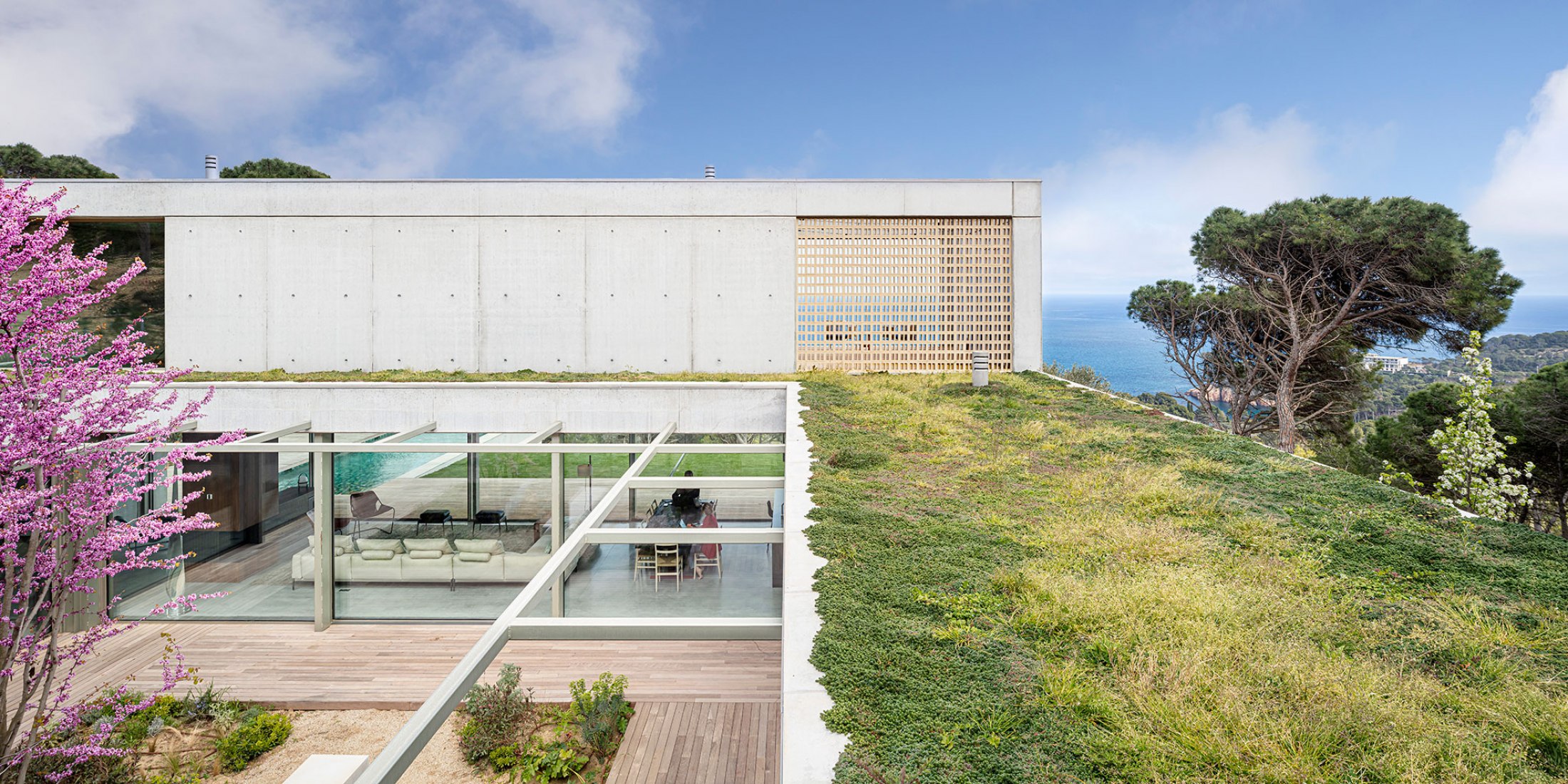 Casa a Begur por Garcés de Seta Bonet arquitectes. Fotografía por Adrià Goula.