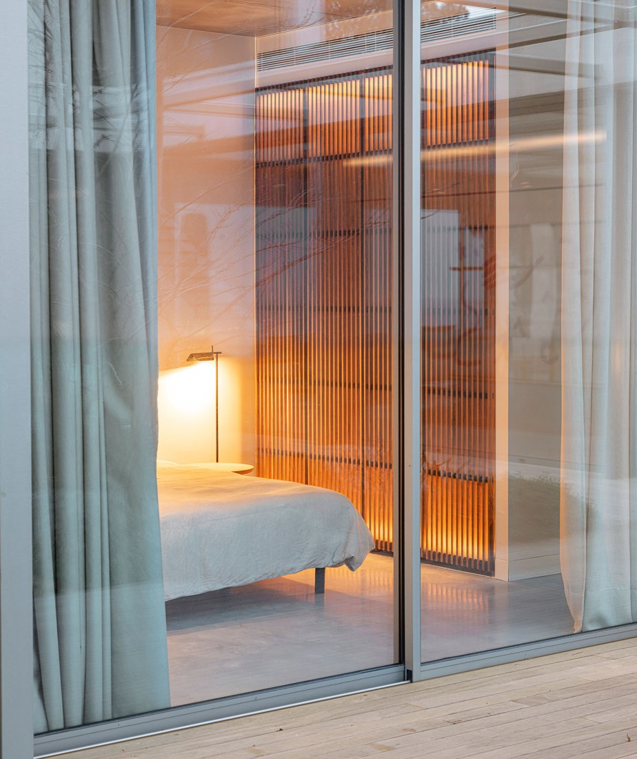 Casa a Begur por Garcés de Seta Bonet arquitectes. Fotografía por Adrià Goula.