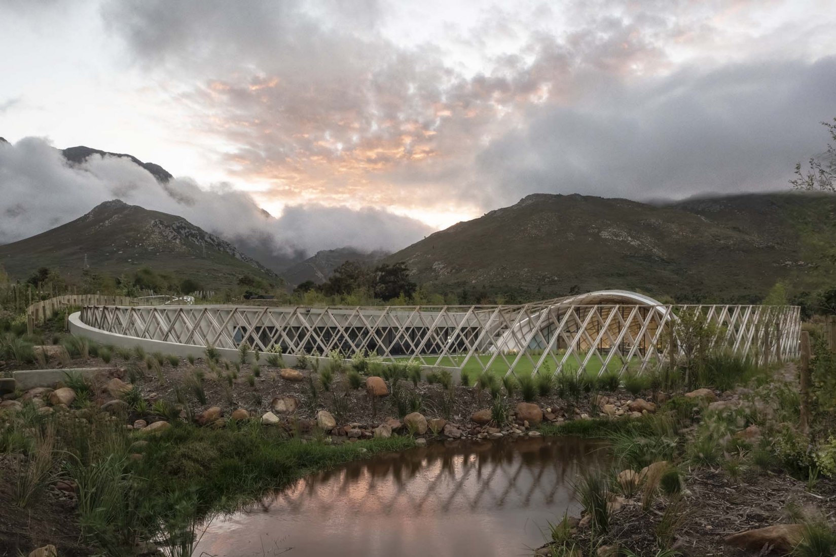 Garden Cafe by Steyn Studio, Meyer & Associates and Square One Landscape Architects. Photograph by Dave Southwood